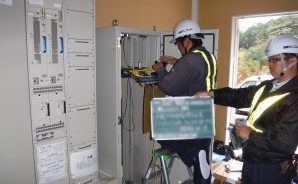 電気通信　成端接続工事  作業風景